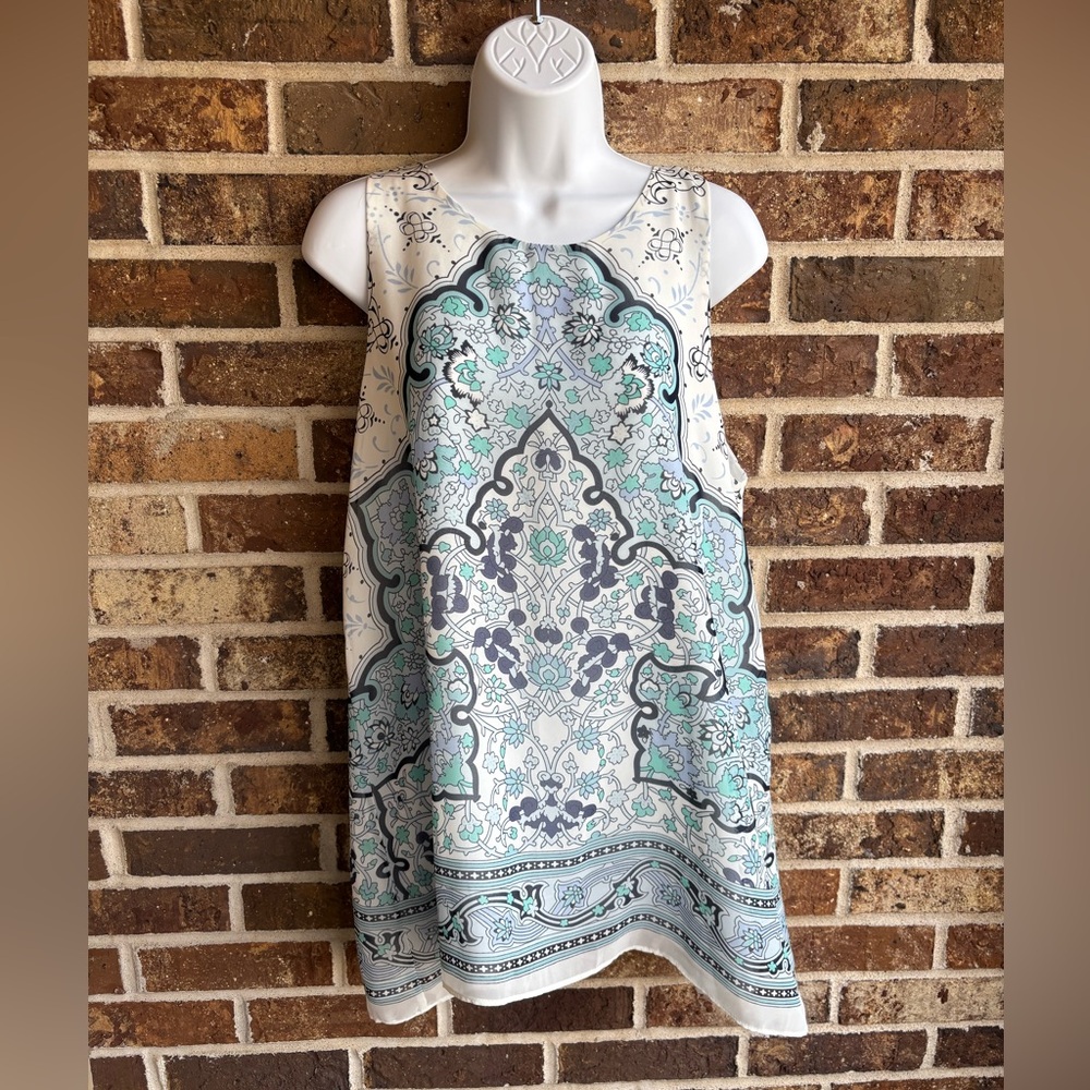 Max Studio White and Blue Patterned Tank Top